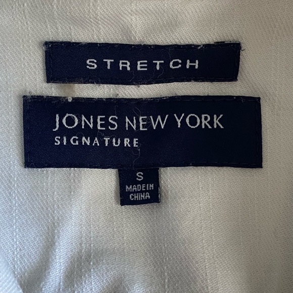 White jean jacket - Picture 2 of 5